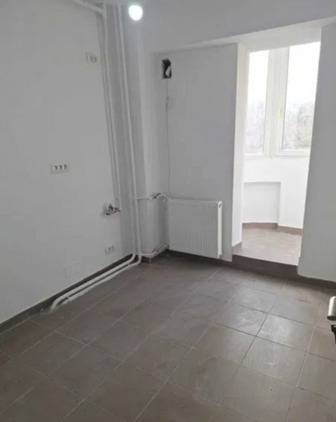 Vatra Luminoasa x Mihai Bravu x Piata Muncii, 7 min. metrou Muncii.